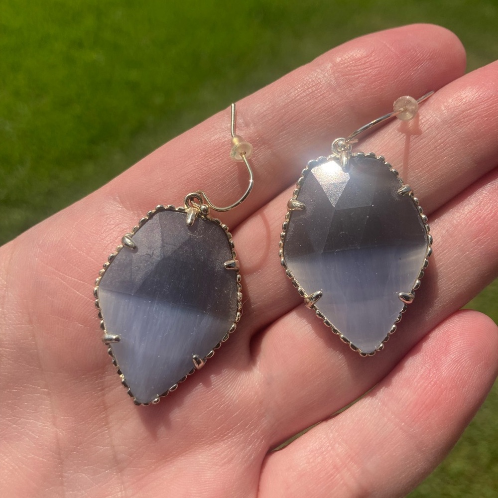 Kendra Scott Corley in gray with gold tone GUC One small spot of tarnish